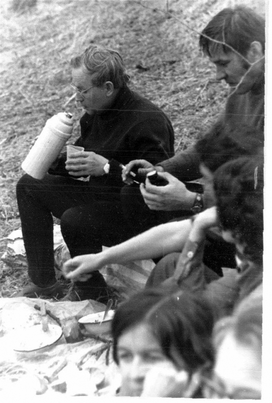 А.П. Ершов на пикнике. Новосибирск, 1973 г.
