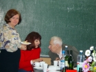 Чаепитие в семинарской комнате.  Поздравляют О.Н. Очаковская и Ф.Г. Диненберг.